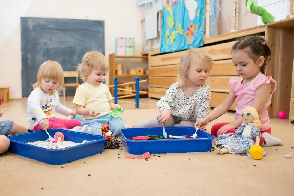 Co robią dzieci w żłobku? Zobacz, jak rozwijają się każdego dnia
