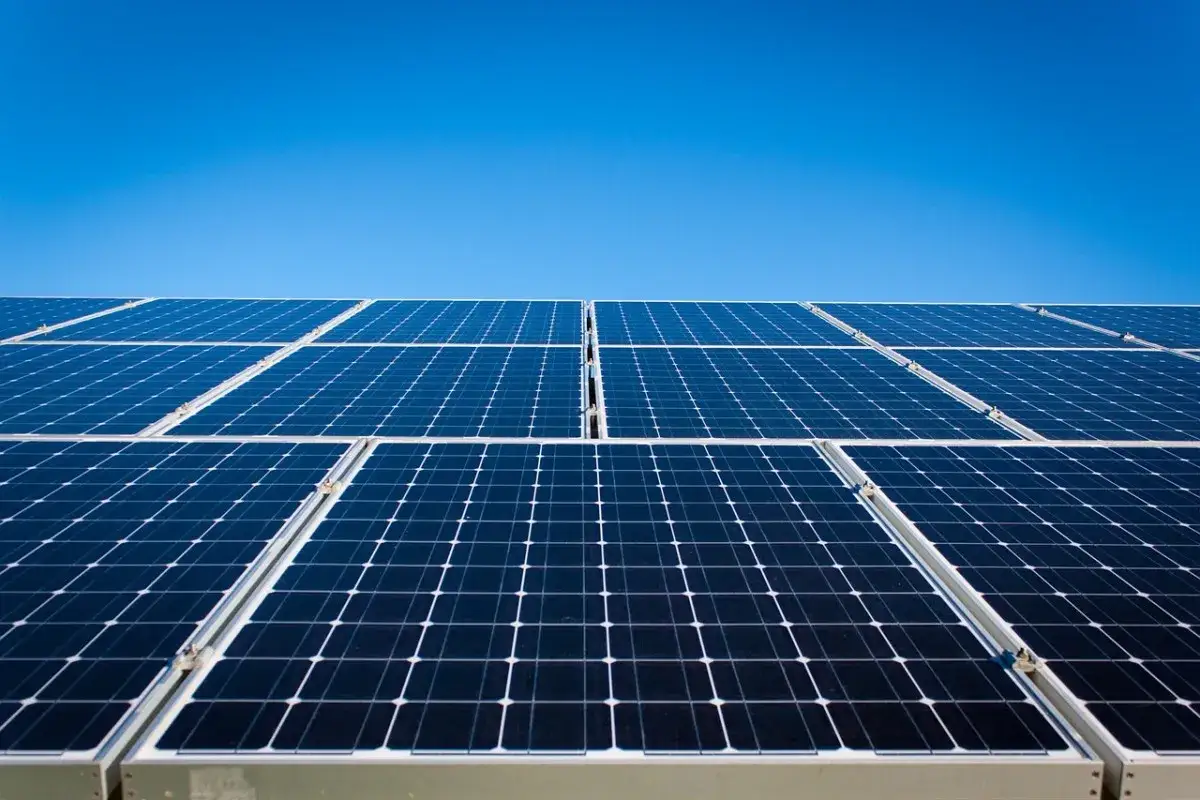 Avantages et inconvénients énergie solaire : ce que vous devez savoir