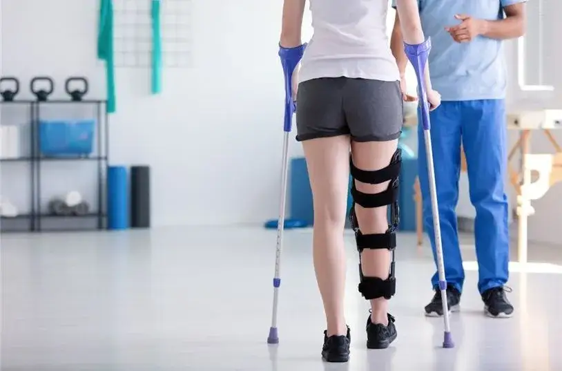 Ile trwa rehabilitacja po artroskopii stawu skokowego? Oto fakty