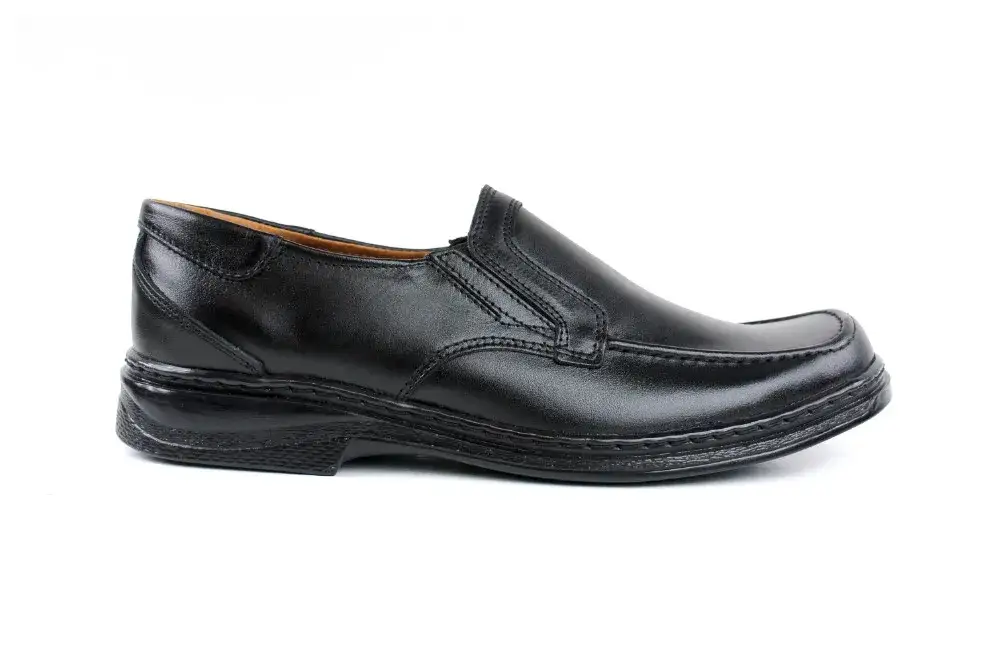 Pełne buty co to znaczy i jak je nosić, aby wyglądać elegancko