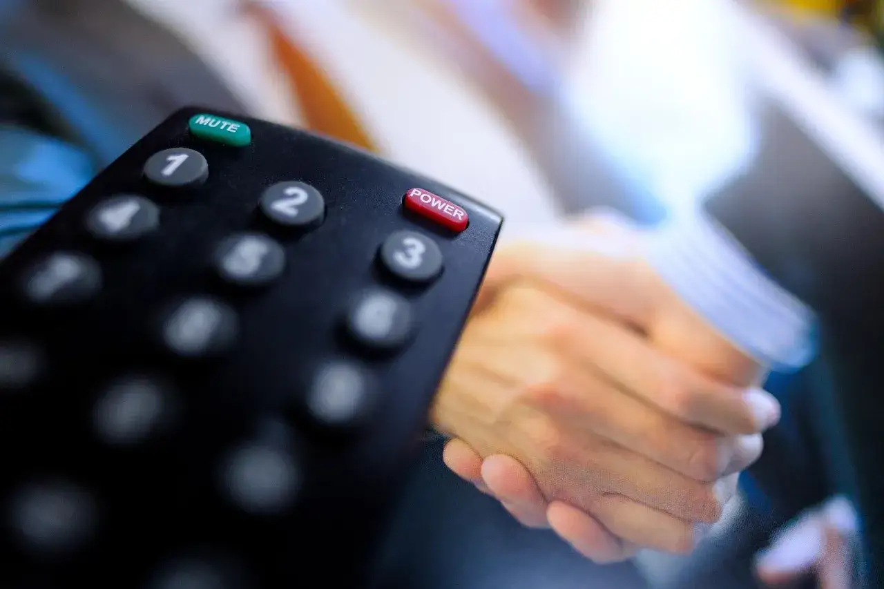 Jak wyłączyć lektora w telewizorze Samsung? Szybki poradnik