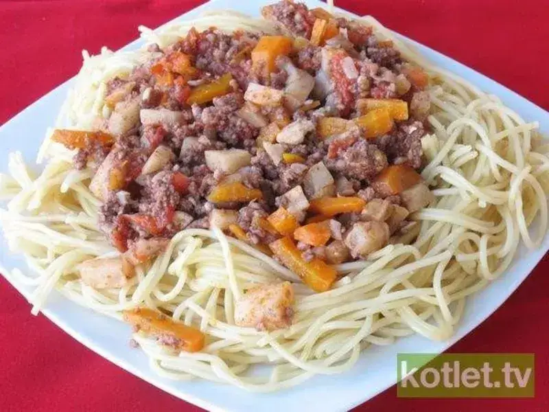 Przepis na Spaghetti z Mięsem Mielonym - Prosty i Pyszny!