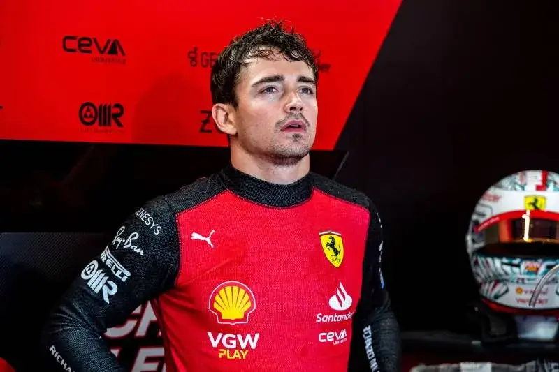 Leclerc zaskoczył wszystkich! Ta decyzja Ferrari była zaskakująca