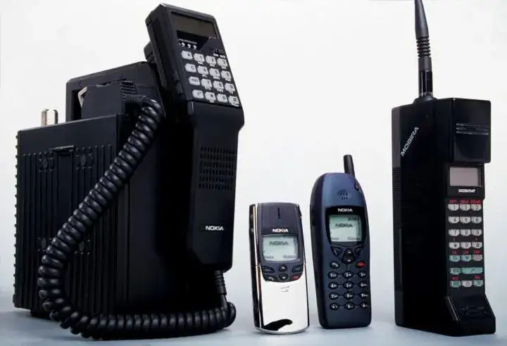 Kto wynalazł smartfon? Zaskakujące fakty o jego twórcy i historii