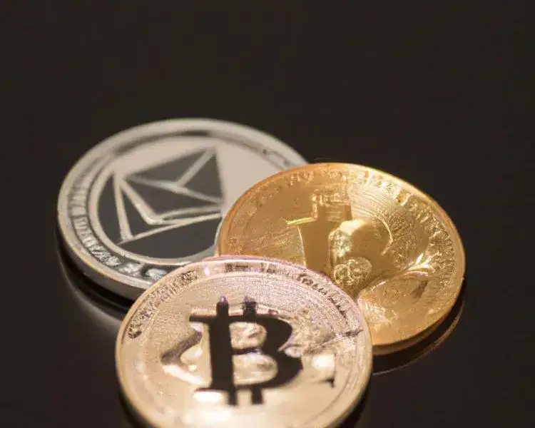 Czy kryptowaluty są legalne w Polsce? Ryzyko i regulacje, które musisz znać