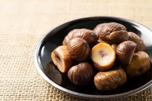 Châtaignes grillées à la poêle : le guide facile pour un délice parfait