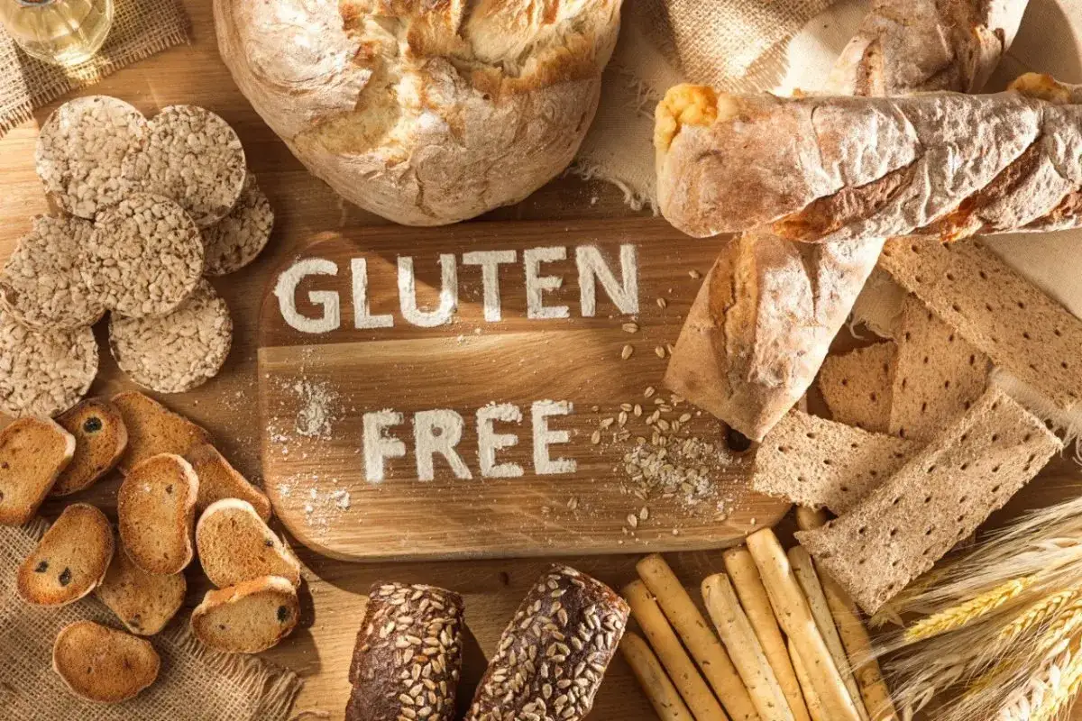 Czy makaron zawiera gluten? Poznaj bezpieczne alternatywy i porady.