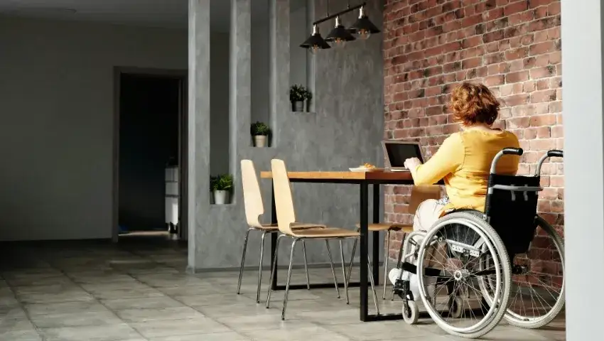 Jak zorganizować pracę zdalną dla opiekunów osób niepełnosprawnych w 2025