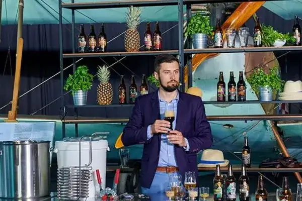 Ile piwa na wesele? Nie zgaduj! Kalkulator i rady eksperta
