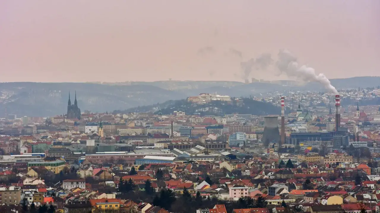 Emisje CO2 w Europie: Dane, wyzwania i przyszłość neutralności UE