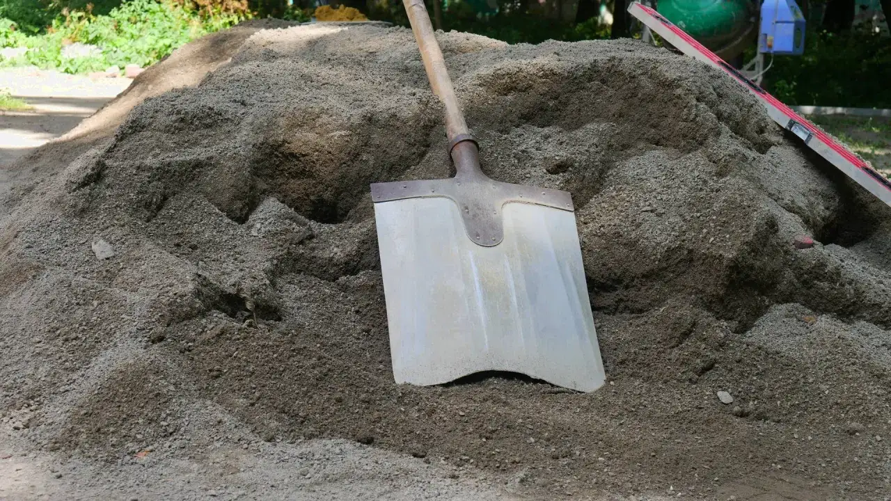 Ile kosztuje suchy beton? Co wpływa na ceny i jak zaoszczędzić?
