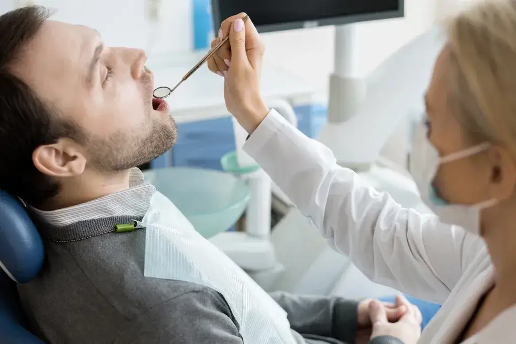 Ile kosztuje wizyta u dentysty? Ceny, które mogą cię zaskoczyć