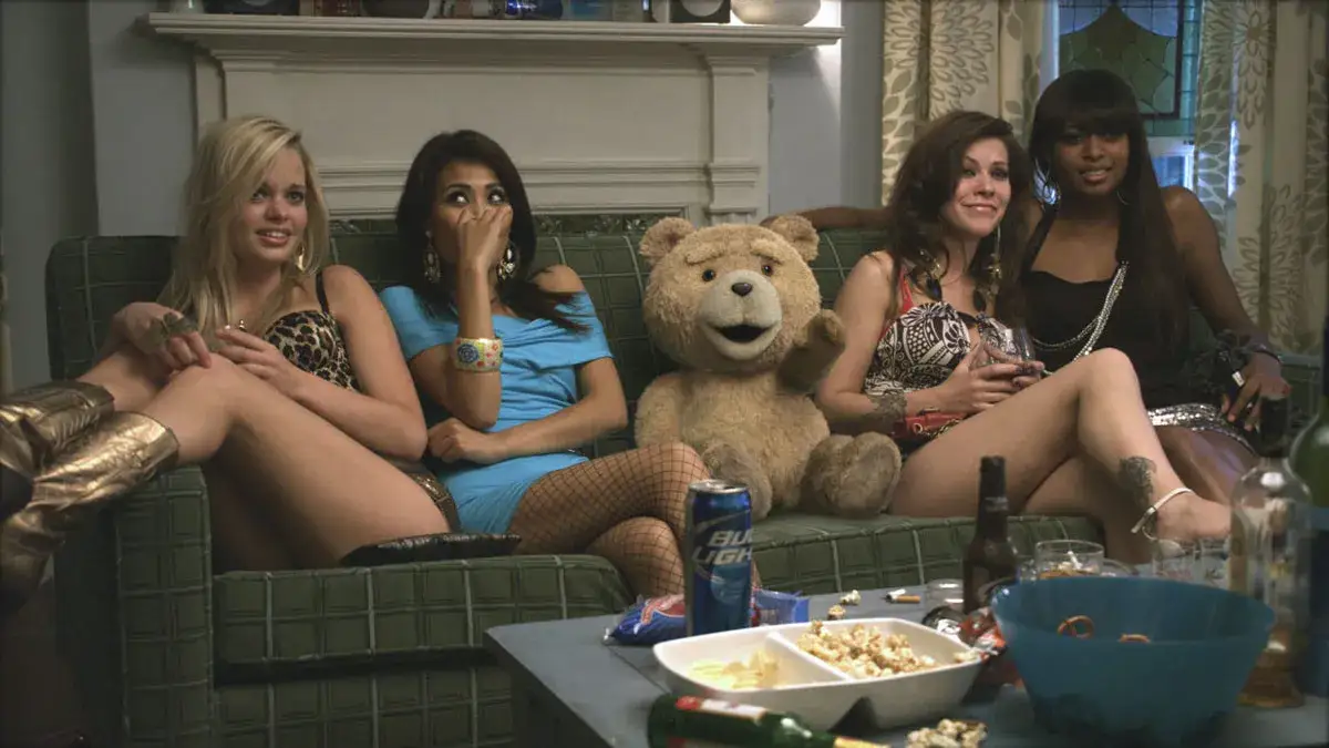 Recenzja filmu Ted - kontrowersyjna komedia która dzieli widzów i krytyków