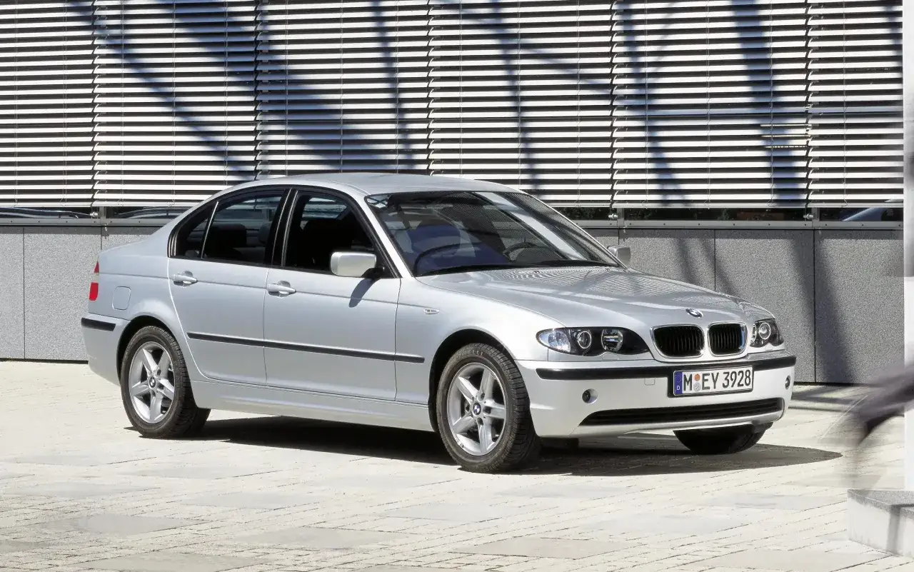 BMW E46 ile ma koni? Poznaj moc silników od 105 do 360 KM