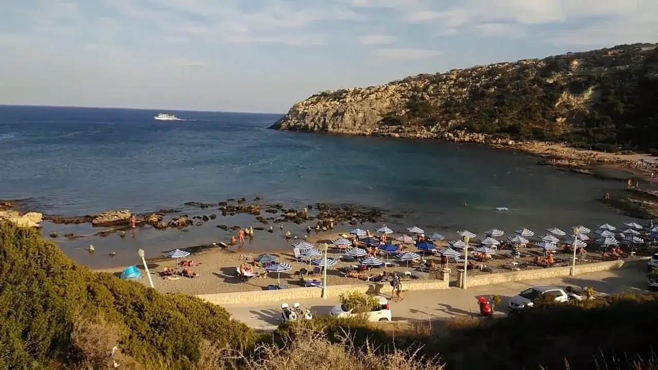 Plaża nudystów na Rodos: Mandomata - raj dla naturystów