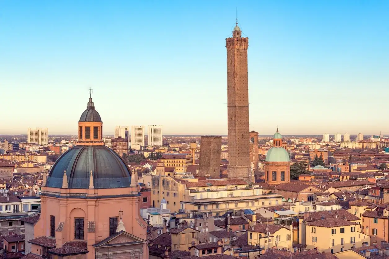 Bologna: Cosa vedere e fare? Guida completa e itinerari