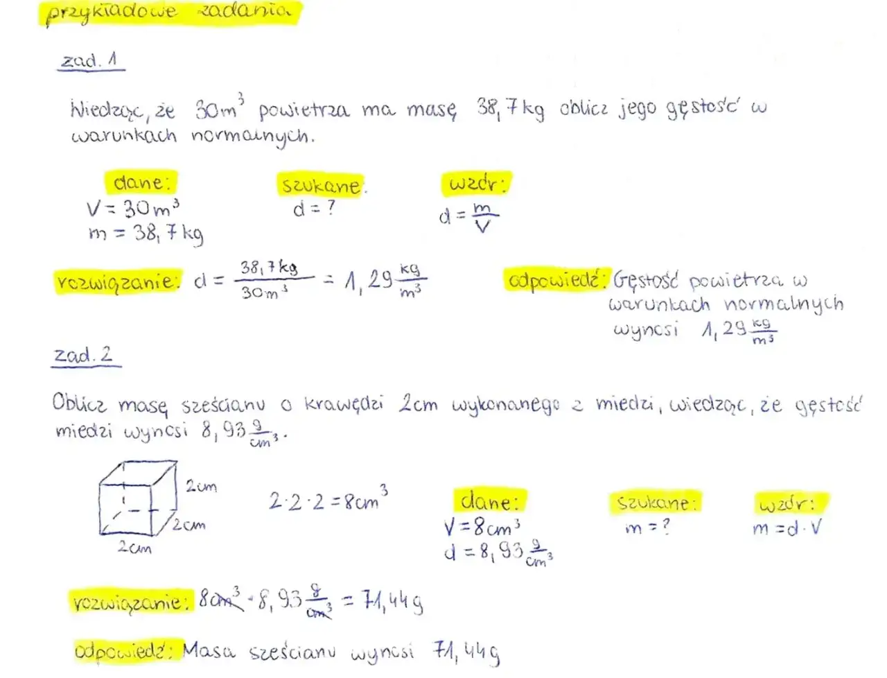 Zadanie 1: obliczanie gęstości powietrza (wzór na masę d=m/V). Zadanie 2: obliczanie masy sześcianu z miedzi.