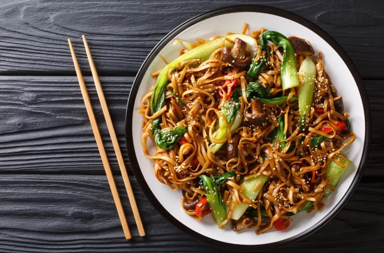 Pad Thai: Zdrowy wybór czy kaloryczna pułapka? Sprawdź!