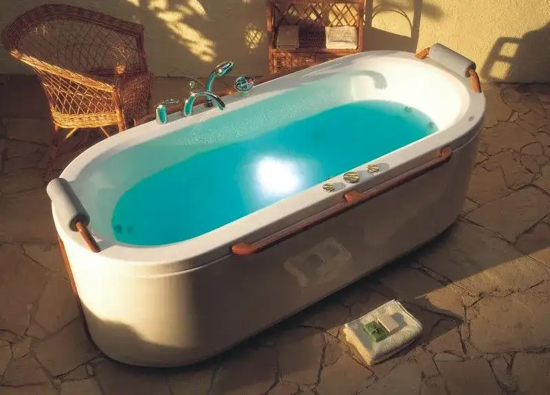 Wszystko o Victory SPA: Wanny z hydromasażem i kabiny masażowe