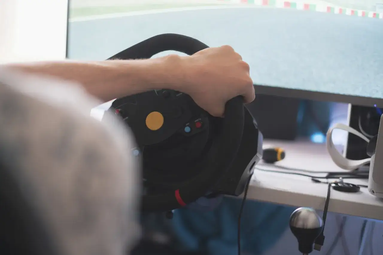Jak podłączyć kierownicę do PS5? Poradnik krok po kroku
