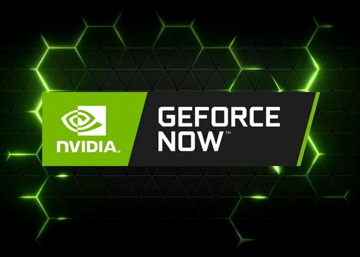 Logo NVIDIA i napis GeForce NOW na tle zielonych, świecących heksagonów.