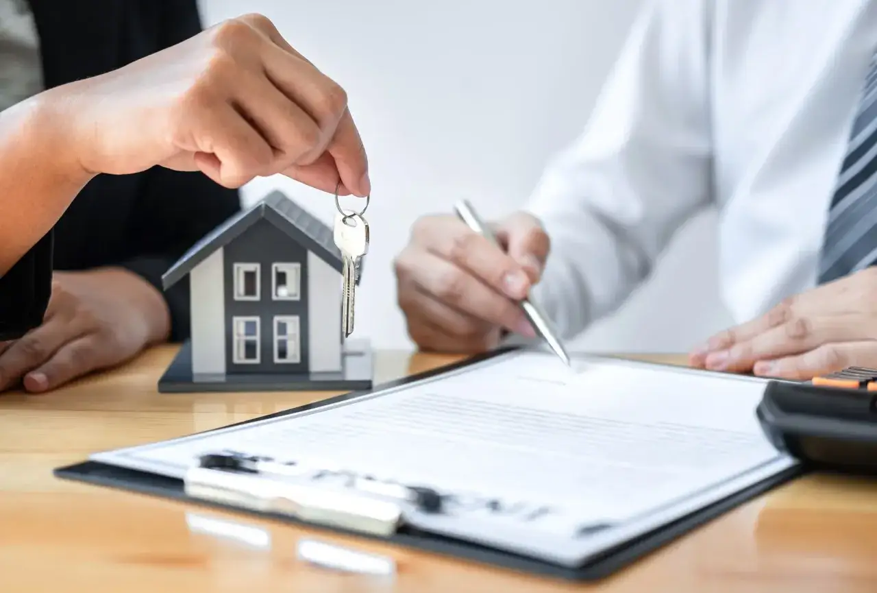 Entrega de llaves de una casa modelo, firma de contrato. Cumplimiento del art 1124 CC.