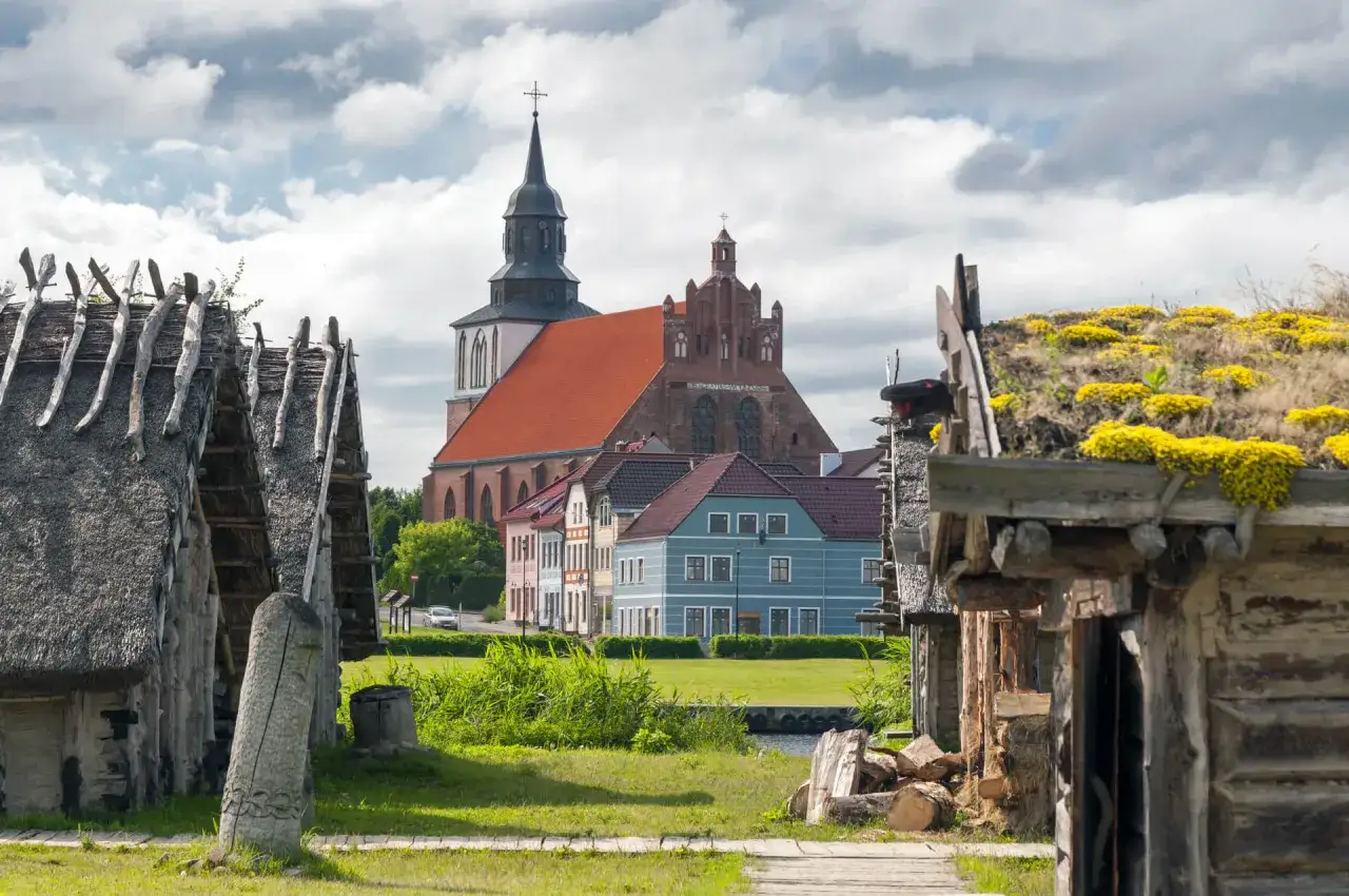 Gdzie jest wyspa Wolin? Odkryj jej ukryte skarby i lokalizację