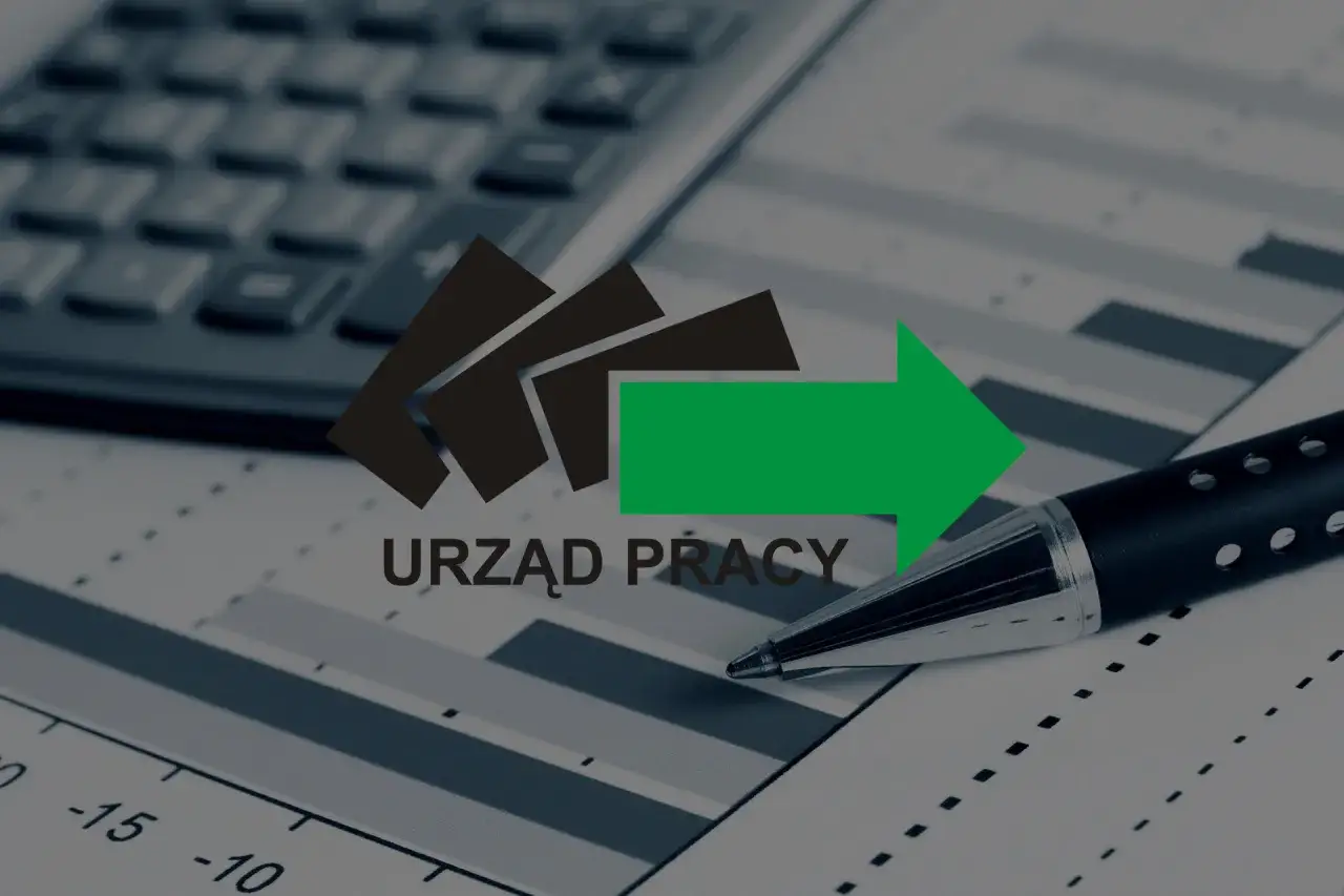 Staż z urzędu pracy dla studentów zaocznych? Zielona strzałka i kalkulator sugerują, że jest to możliwe.