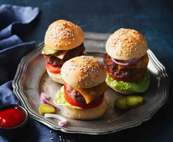 Gdzie kupić mini burgery? Najlepsze opcje i ukryte skarby