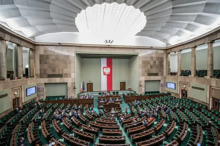 Kiedy 1 posiedzenie sejmu? Poznaj datę i kluczowe szczegóły
