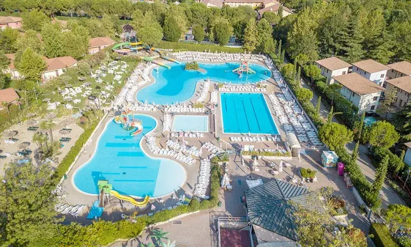  Jezioro Garda 2023 - najlepsze kempingi i pola namiotowe nad wspaniałym włoskim jeziorem!