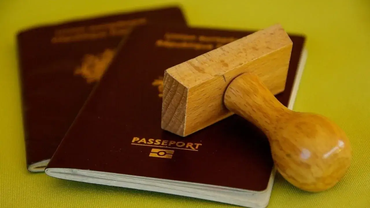 Ile paszport czeka na odbiór? Sprawdź, aby uniknąć opóźnień