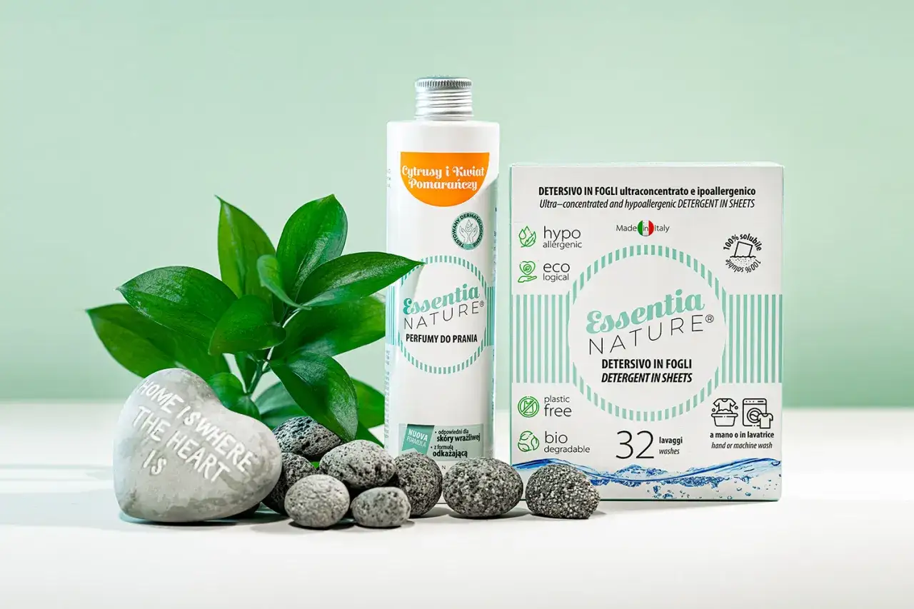 Ekologiczne płatki do prania ręcznego i w pralce. Zestaw Essentia Nature z perfumami do prania.