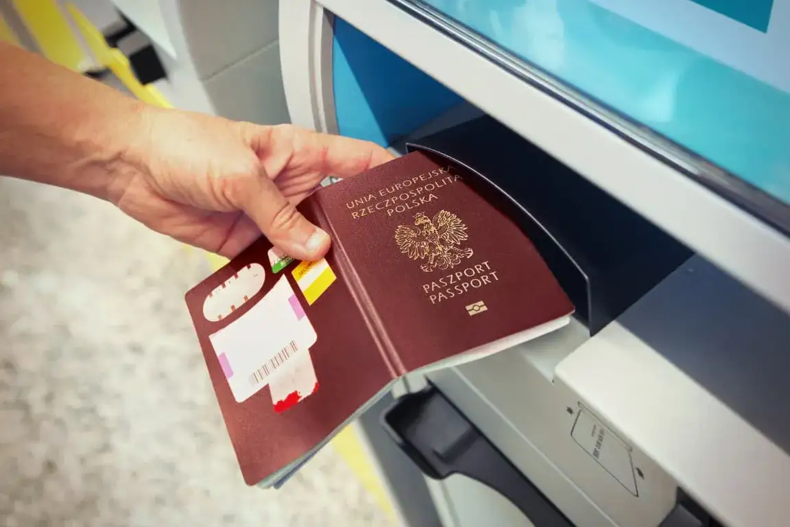 Paszport czy dowód: co wybrać, aby uniknąć problemów w podróży?