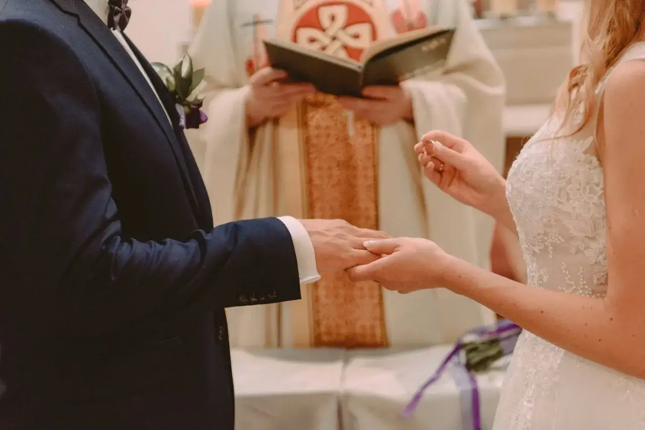 Koszty pogrzebu kościelnego: Ile naprawdę znaczy "co łaska"?