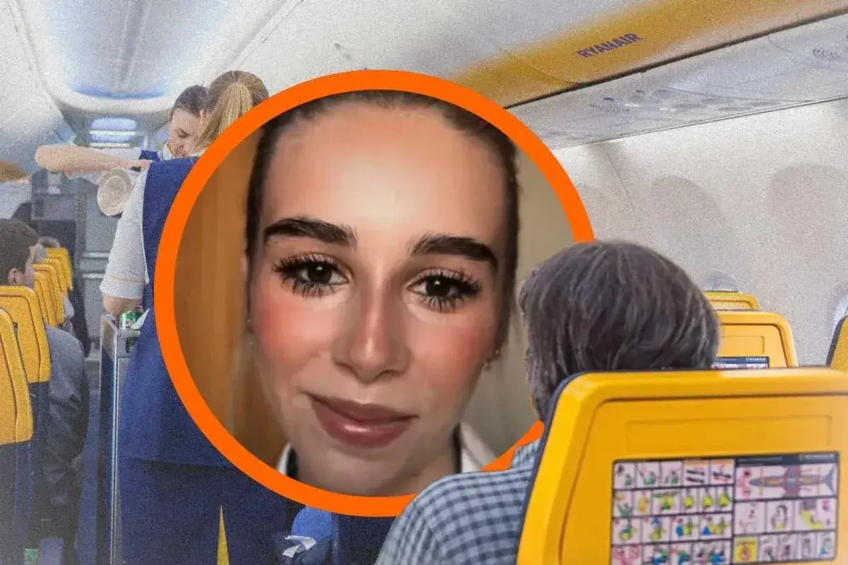 Uśmiechnięta stewardessa w kabinie Ryanair. Zastanawiasz się, ile zarabia stewardessa w Ryanair?