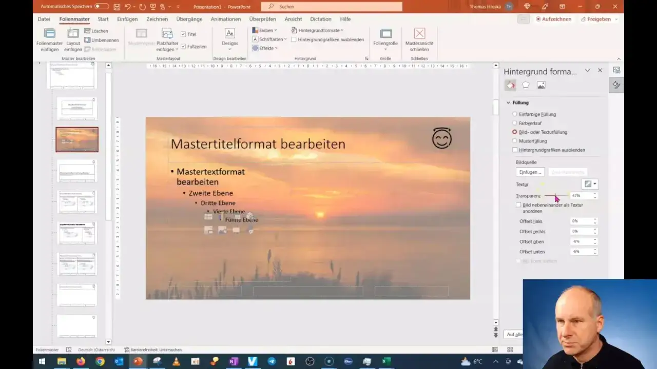 Jak ustawić obraz jako tło w Powerpoint: panel "Formatowanie tła" z opcją "Obraz lub tekstura" i suwakiem przezroczystości.