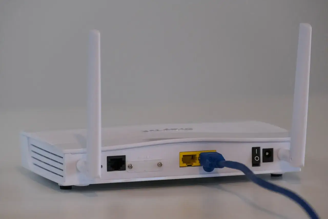 Jak wyłączyć Wi-Fi w routerze? Zwiększ bezpieczeństwo i oszczędzaj!