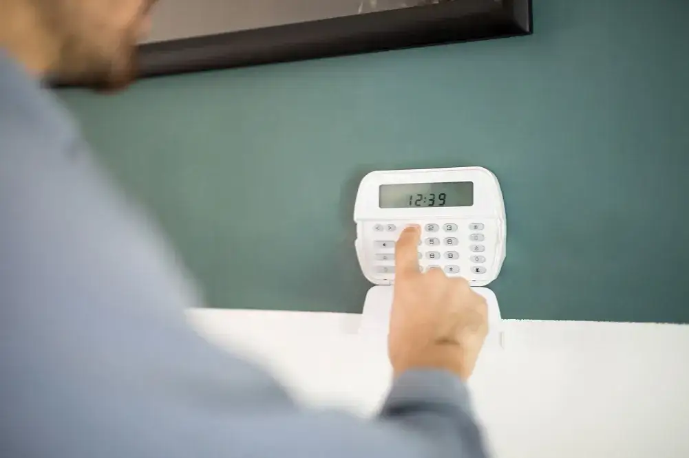 Po co alarm w domu? Odkryj pełne bezpieczeństwo i spokój