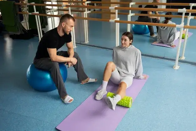 Rehabilitacja domowa NFZ: Ile trwa? Zasady i przedłużenie