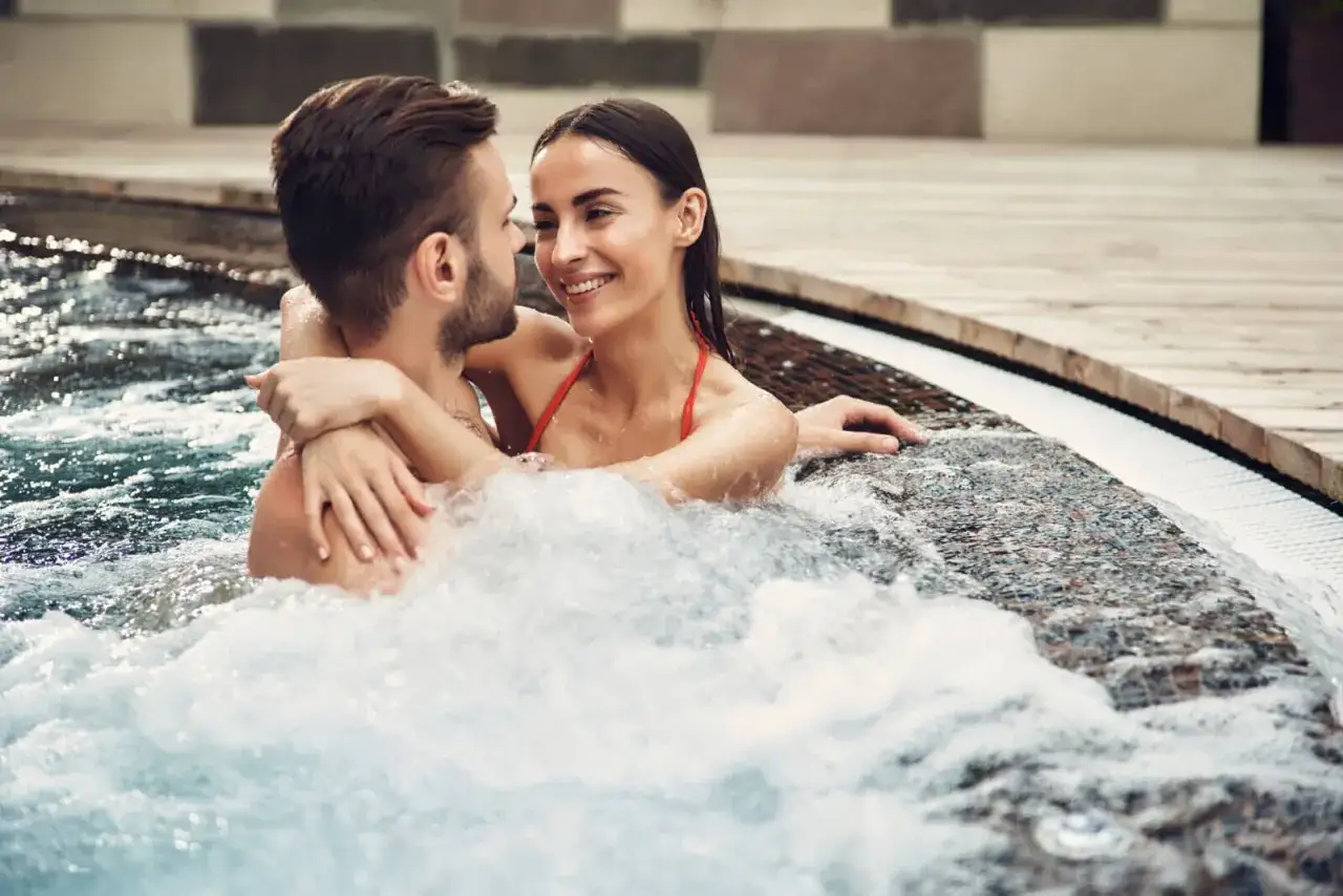 Weekend w SPA dla par: Jak wybrać idealny pakiet i wzmocnić związek?