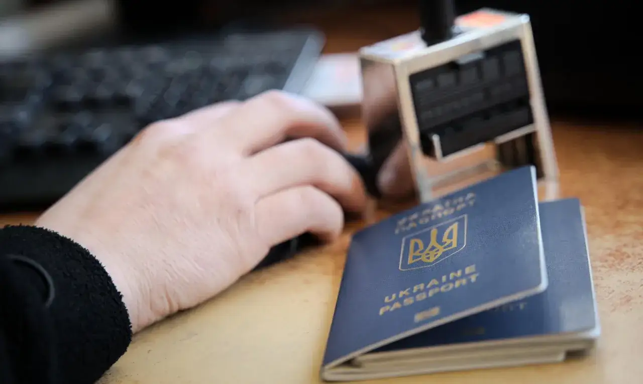 Kto wydaje paszport na Ukrainie? Ważne informacje i wymagania