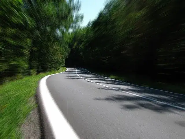 Jak znieść długą podróż autokarem i cieszyć się komfortem w drodze