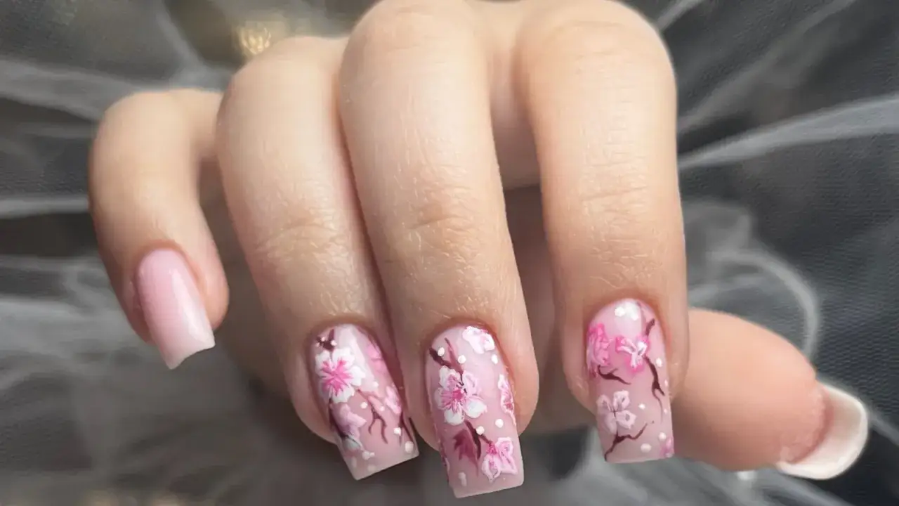 Czy manicure hybrydowy przedłuża paznokcie? Prawda vs mit