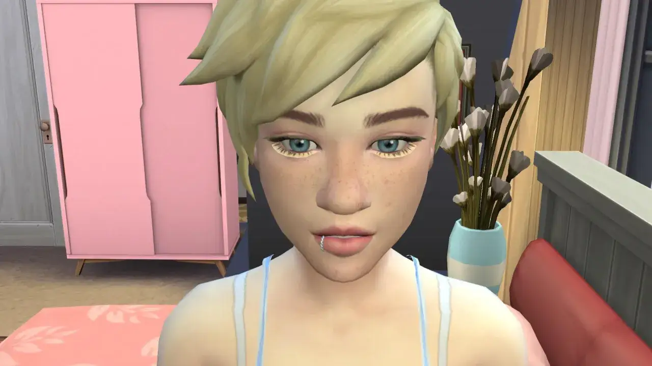 Simka z modami do The Sims 4, ma niebieskie oczy i ozdobne rzęsy.