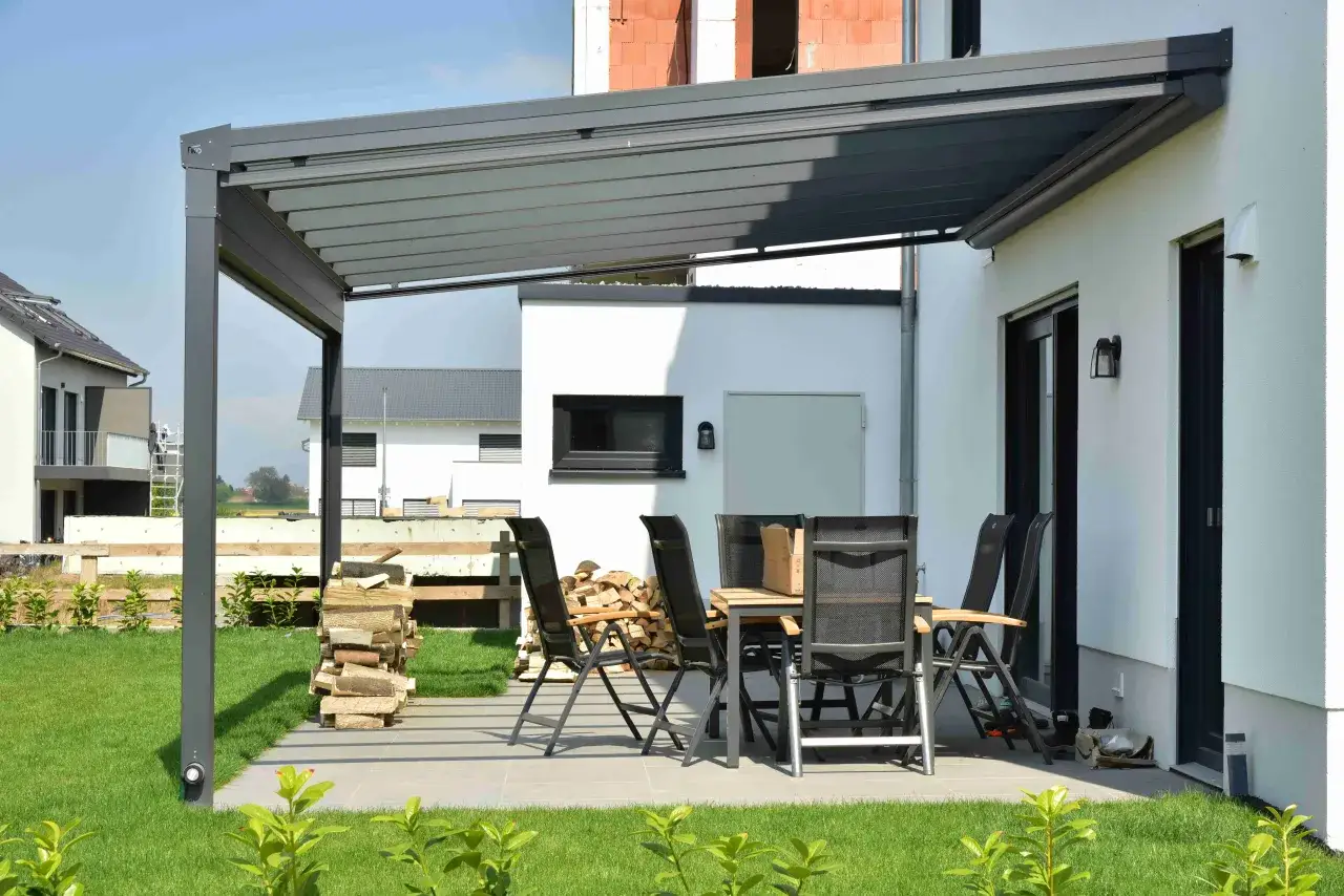 Pergola: co to jest, rodzaje, koszty i prawo? Kompletny przewodnik