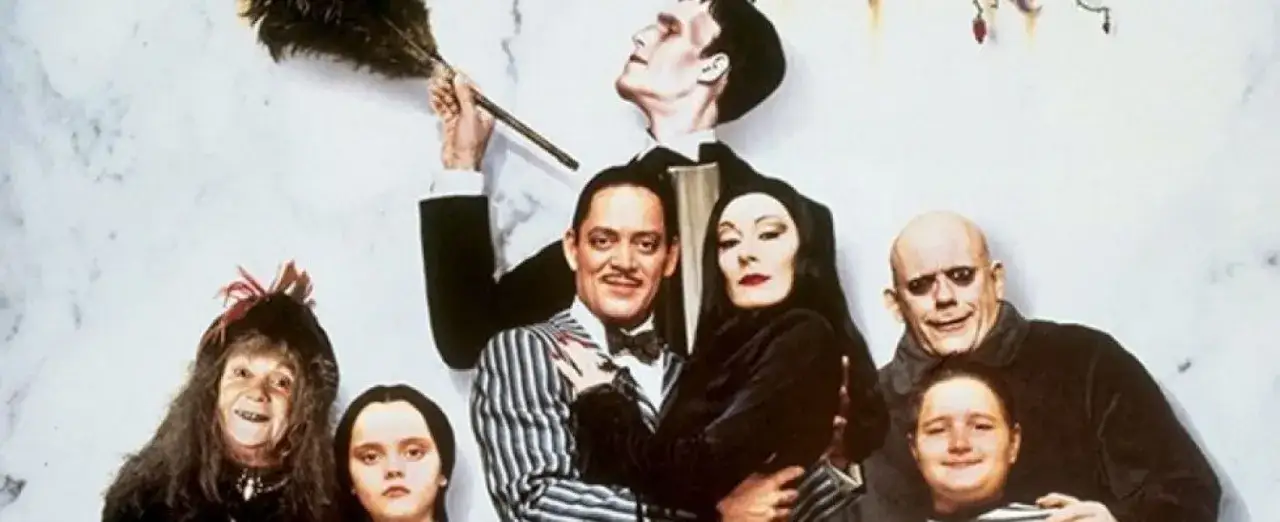 Rodzina Addamsów: Gdzie obejrzeć pełny film? Ekscentryczna komedia