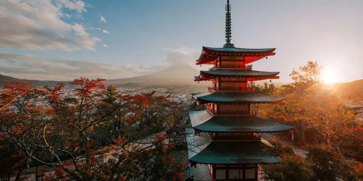 Kiedy najlepiej jechać do Japonii, aby uniknąć tłumów i deszczu?