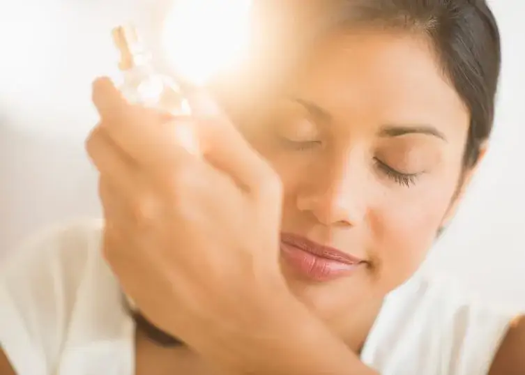Co jest lepsze: woda toaletowa czy perfumy? Odkryj różnice i wybór
