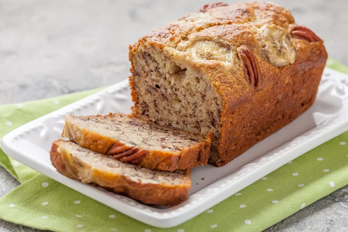 Chlebek bananowy z 2 bananów: Szybki przepis na słodką przekąskę